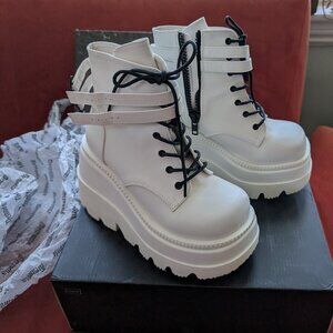 NWT Demonia Shaker 52 White Vegan Leather Boots US 7